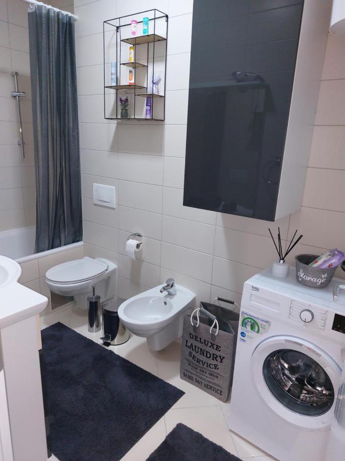 Luxury Apartment Karic Free Parking Tuzla Exterior foto